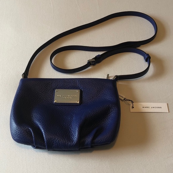 Marc Jacobs Handbags - 💜 Marc Jacobs Women’s Small Crossbody Purse 💜